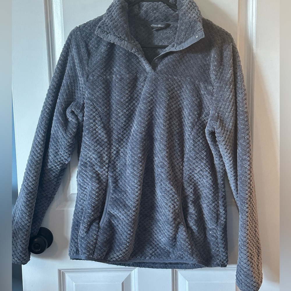 Women’s Eddie Bauer Pullover with buttons, Size Medium